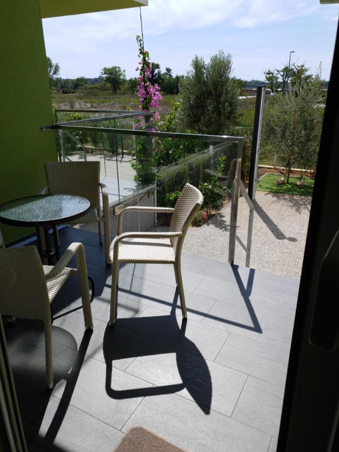 Apartmani Matko Nin Exterior foto